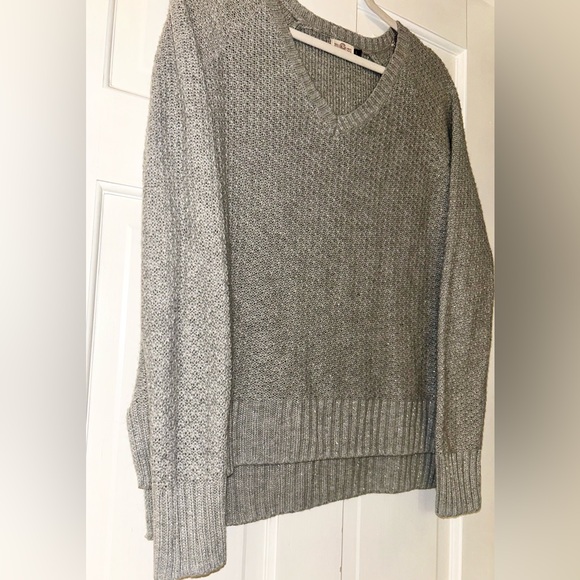 SO V-neck Knit Sweater Women’s - Picture 7 of 10